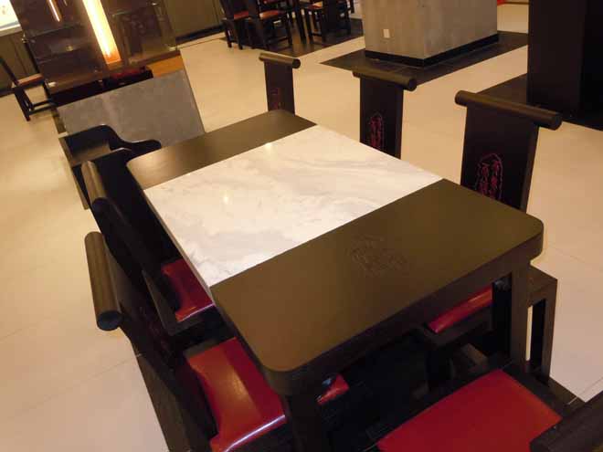 青岛酒店实木餐桌、酒店实木餐桌、饭店餐桌